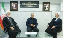 İran'da geçici Liderlik Konseyi ilk kez toplandı!