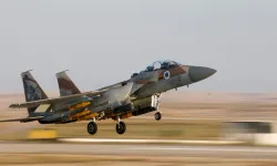 Siyonistler Suriye ordusunu da bombaladı