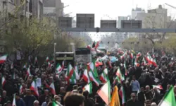 İran'da Dena müretteabatı ile Laricani için cenaze töreni!