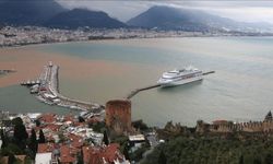 Alanya'da denizin rengi değişti!