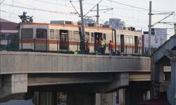 Adana'da bir vagon raydan çıktı!