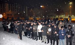 Ağrı’da İslam Coğrafyası İçin Tek Ses: Saldırılara Ulu Camii Önünde Sert Tepki!