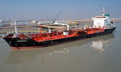 Irak'tan Suriye'ye akaryakıt nakli başladı