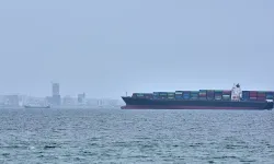 İran gemisi ablukayı deldi