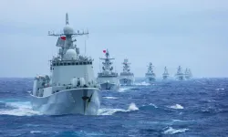 Çin savaş gemileri ilerliyor, bölge alarmda