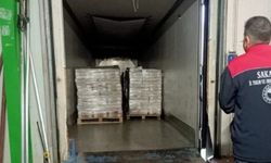 Vatandaşa yedireceklerdi.. 32 ton bozuk tavuk ele geçirildi