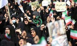 Tahran’da ateşkese karşı protesto!