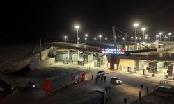 Türkiye'den 3 yardım tırı İran'a hareket etti