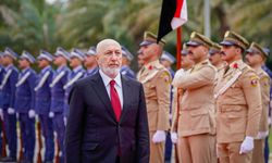 Irak’ın yeni Cumhurbaşkanı Amedi görevini resmen devraldı