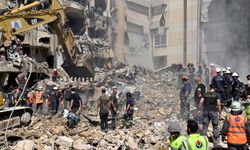 Siyonist rejim Lübnan’da sivil yerleşim yerlerini bombalıyor!