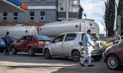 Kriz var: Yakıt almak karneye bağlandı, uzaktan çalışmaya geçildi