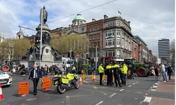 Yakıt isyanı: Sokaklar traktör ve kamyonlarla ablukaya alındı