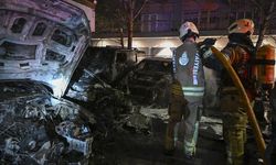 Araç kiralama şirketinde yangın: 15 araç küle döndü