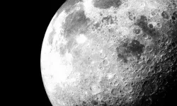 Ay'da iki yeni mineral keşfi