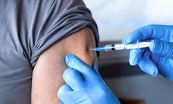 ''Covid-19 aşısı vücutta kalmaz''