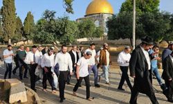 Mescid-i Aksa'ya provokatif baskın!