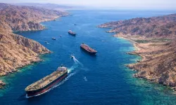 ABD, İran bandıralı  gemiyi vurdu.. İran'dan açıklama