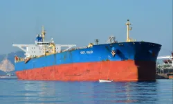 2 petrol tankeri daha Hürmüz'de ABD ablukasını deldi