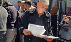 Suriye'de bir eşik aşılıyor: Kürtler yıllar sonra kimlik için sıraya girdi