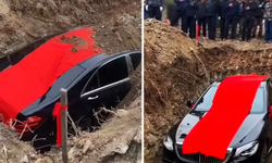 Aklı durduran cenaze! Vasiyete uyarak 19 milyonluk aracını mezara indirdiler: Cezalar devreye girdi!