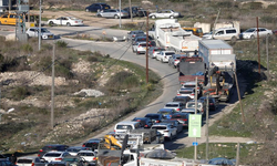 israil Ramallah'ın kuzeyindeki kontrol noktalarını kapattı