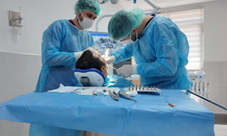 Diş eti kanaması ciddi hastalıkların habercisi olabilir!