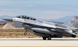 İki bakandan ABD savaş uçağı istifası