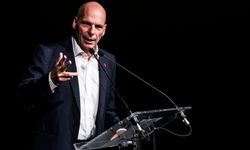 Eski Yunan bakandan hükümete Sumud tepkisi: Ya israille işbirliği yapıyorlar ya da acizler