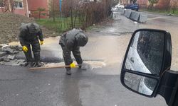 Hakkari’de sağanak: Heyelan yolları kapattı, ulaşım aksadı