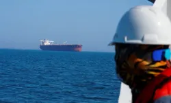 Hamaney, 'hazırır' dedi! Hürmüz Boğazı'nda iki gemiye ateş açıldı