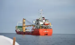 Kaos başladı.. Bir gemiye saldırı