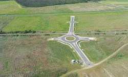 Tarlanın göbeğine kavşak kurdular fakat hiçbir amaca hizmet etmiyor