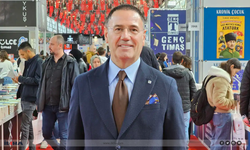 "Dijitalleşmeye rağmen kitap fuarları ilgi görmeye devam ediyor"