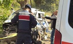 İzmir'de feci kaza: Tır 6 araca çarptı!