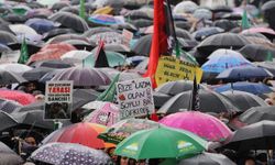 Soğuğa ve yağmura aldırış etmediler: Mevlid-i Nebi etkinliğine katılanlardan etkinlik temasına destek