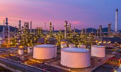 Petrol uçuşa geçti