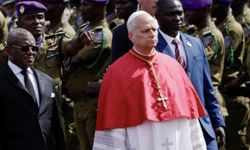 Papa: Dünyayı bir avuç zorba harap ediyor