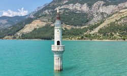 Baraj doldu eski yerleşim yeri su altında kaldı