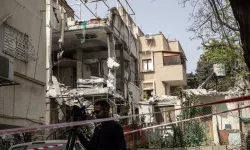 İran füzeleri Tel Aviv'e yağdı! Birçok nokta isabet aldı