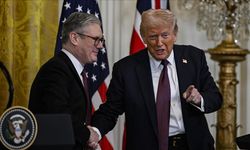 İngiliz Başbakanı Starmer'dan Trump'ın "Ticaret anlaşması değişir" çıkışına "savaş baskısı" nitelemesi