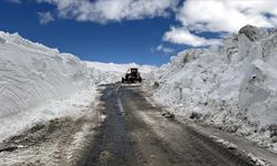 Kardan kapanan kara yolu yaklaşık 4 ay sonra ulaşıma açılıyor!