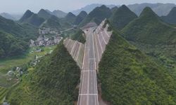 Tünel yapmak yerine dağları kat kat kesip ikiye bölüp ayırdılar