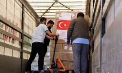Türkiye'den İran'a yardım yüklü tır