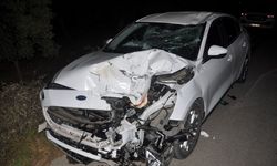 Otomobille çarpışan motosiklet sürücüsü öldü