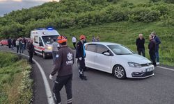 İki otomobil çarpıştı: 8 kişi yaralandı