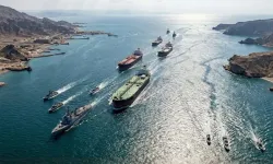 BAE duyurdu: Hürmüz'de petrol tankerimiz vuruldu