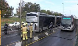 İstanbul'da metrobüste yangın!