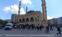 Sol örgütler işçi kutlamalarını Cuma namazına denk getirdi!