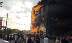 Alışveriş merkezinde çıkan yangında 8 kişi hayatını kaybetti