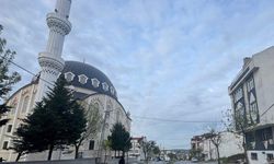 Arnavutköy'de minaresi sallanan caminin yakınındaki 2 bina boşaltıldı!